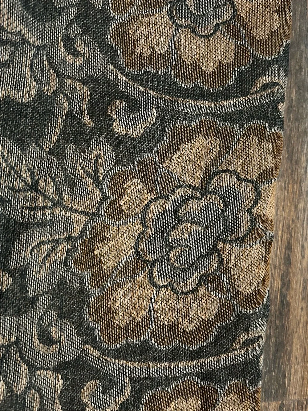 Unbranded 28”x78” 70% Wool, 30% Silk  Shawl/Scarf-Black/Gray/Brown Floral